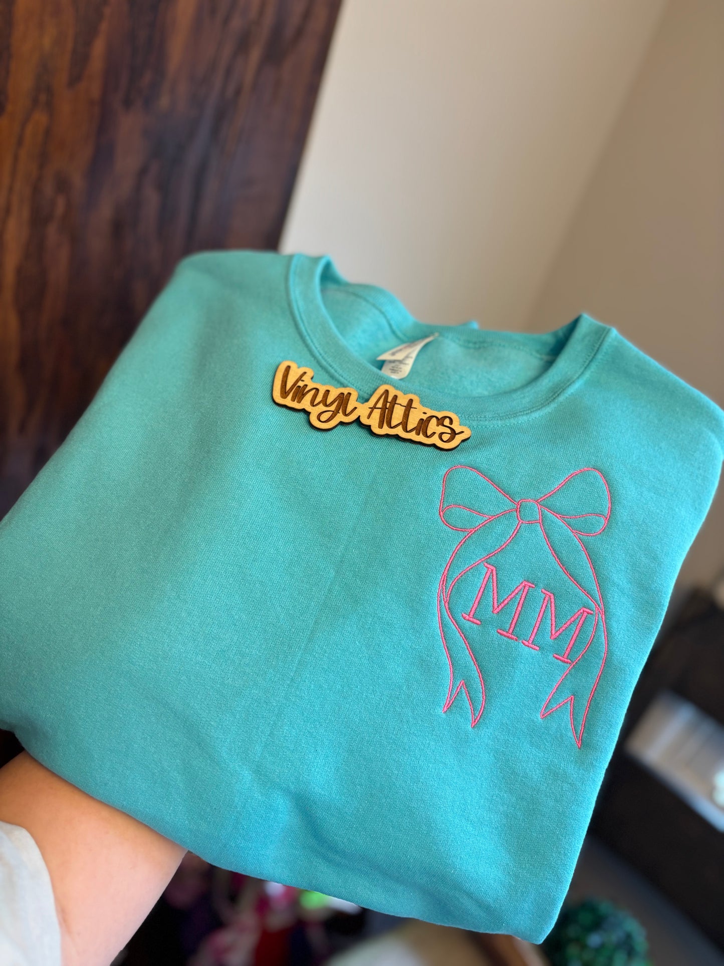 Bow initials embroidered sweatshirt