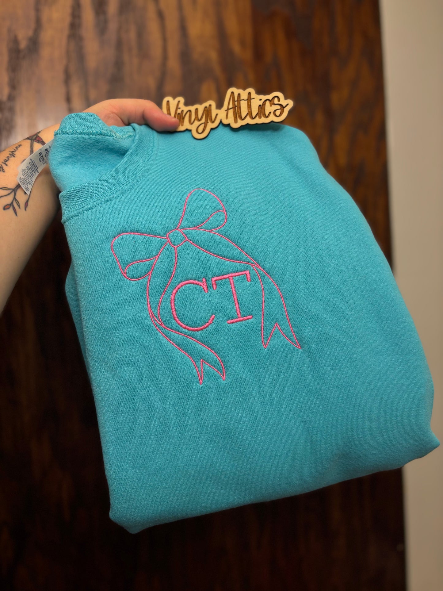 Bow initials embroidered sweatshirt